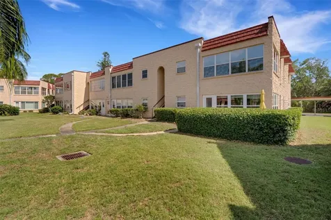 218 Dogwood Circle Seminole FL 33777