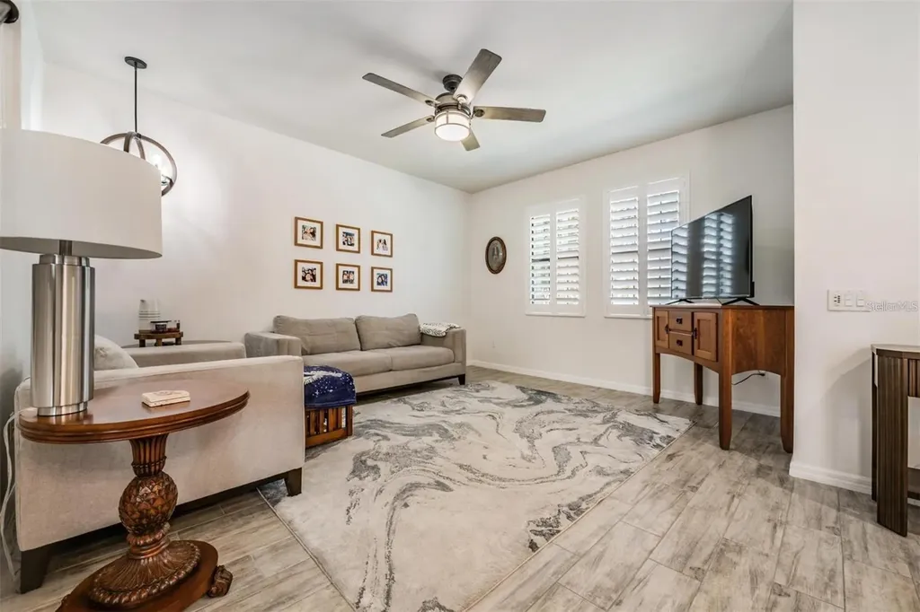 5607 Hometown Lane Lithia FL 33547