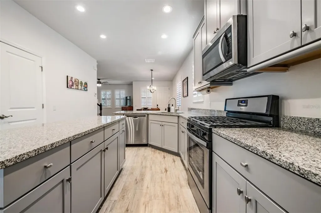 5607 Hometown Lane Lithia FL 33547