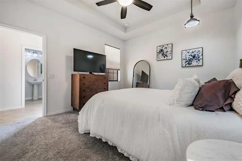 5607 Hometown Lane Lithia FL 33547