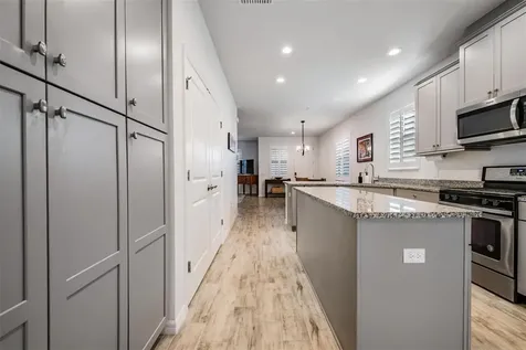 5607 Hometown Lane Lithia FL 33547