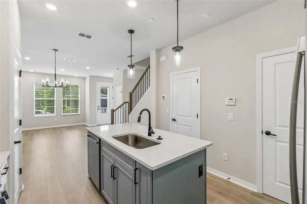 4353 Roush Avenue Orlando FL 32803