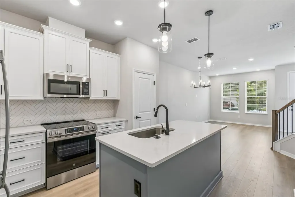 4353 Roush Avenue Orlando FL 32803