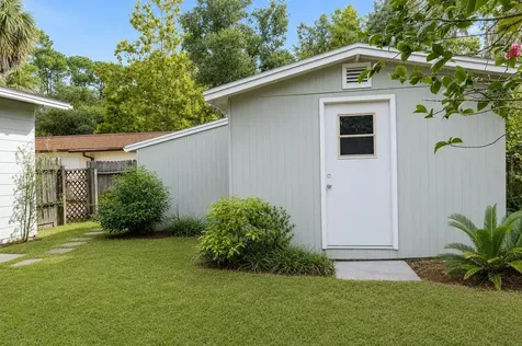 703 NE 6th Place Gainesville FL 32601