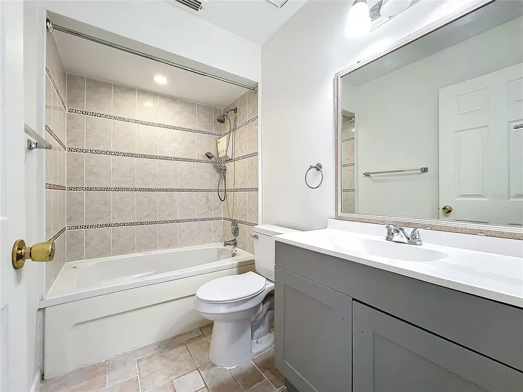 5381 Vineland Road Orlando FL 32811