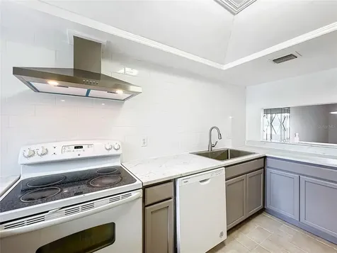 5381 Vineland Road Orlando FL 32811