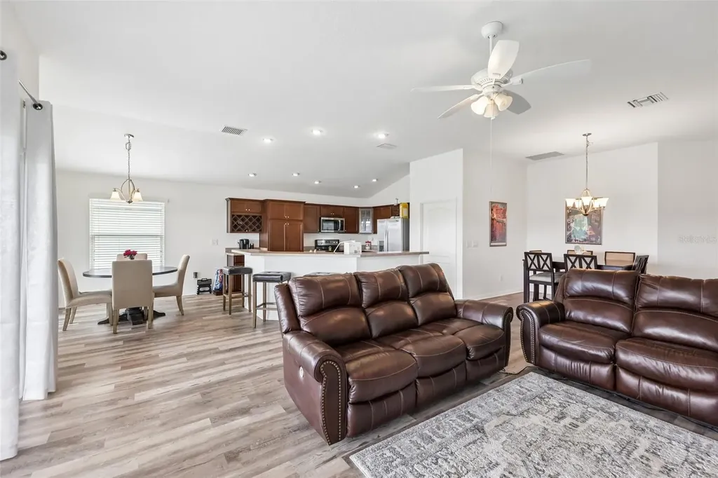 3315 Dzuro Drive Oxford FL 34484