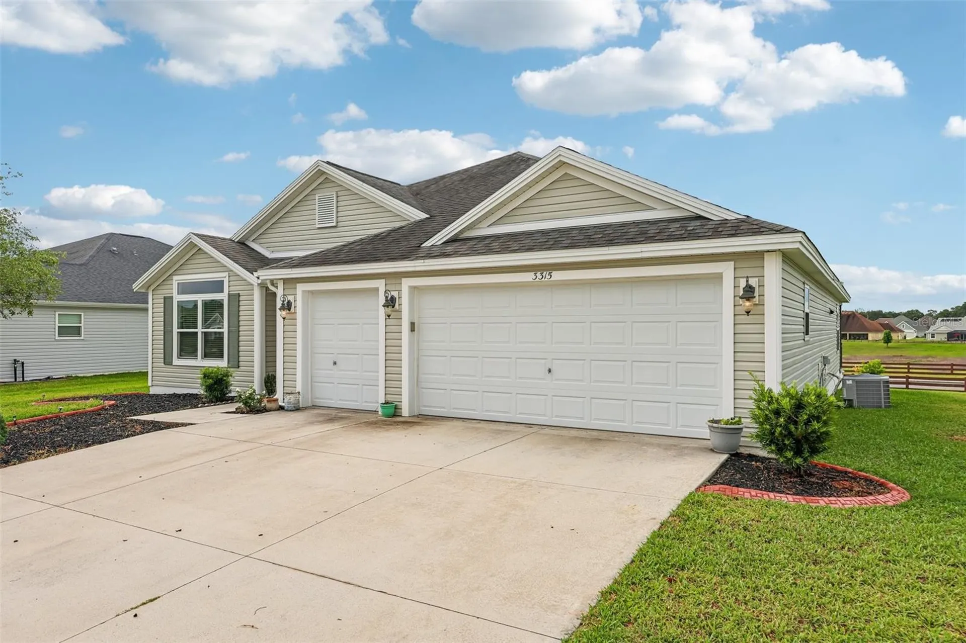 3315 Dzuro Drive Oxford FL 34484