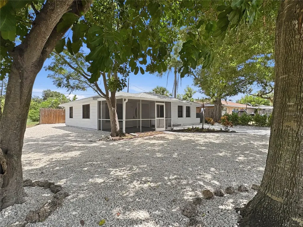 2847 Oak Street Sarasota FL 34237