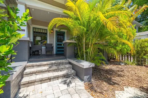 533 8th Avenue N St Petersburg FL 33701
