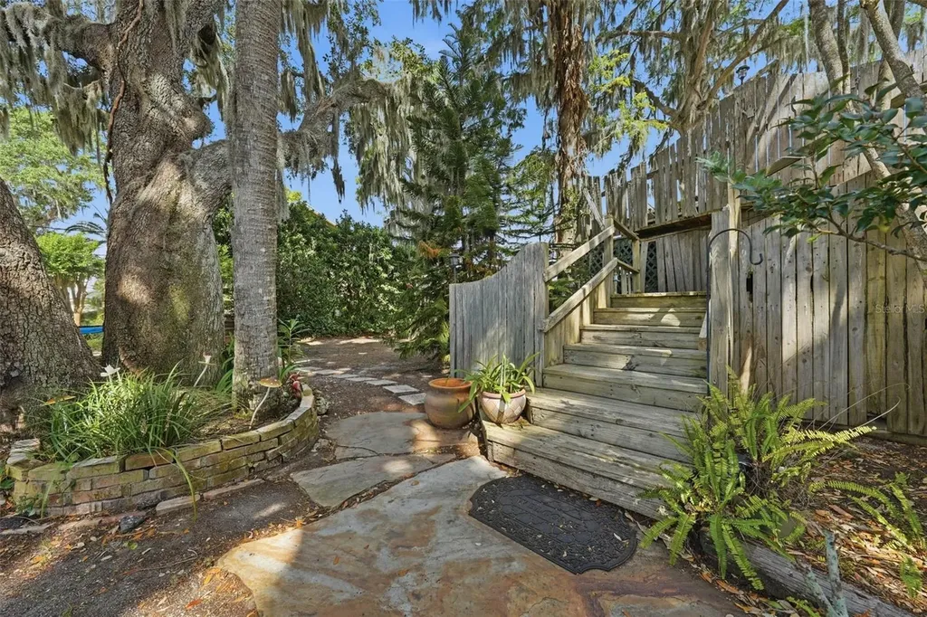 400 Lakeshore Drive Eustis FL 32726