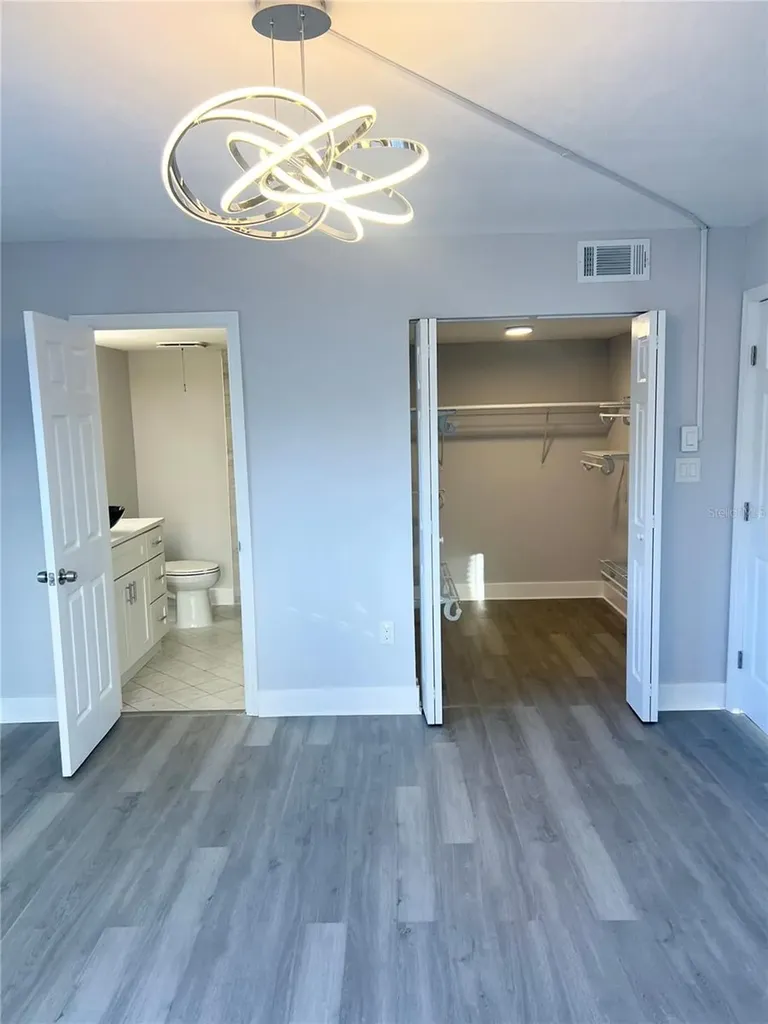 4550 Overlook Drive NE St Petersburg FL 33703