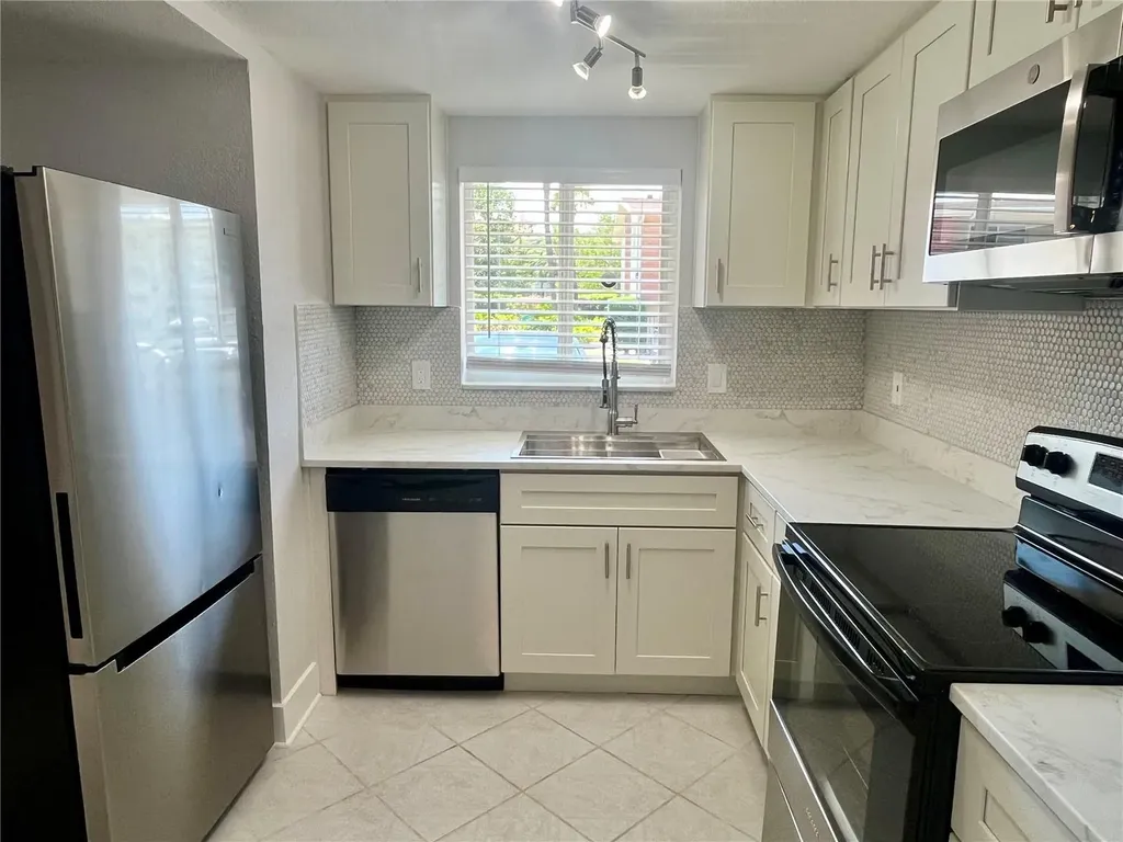 4550 Overlook Drive NE St Petersburg FL 33703