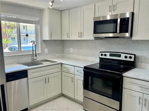 4550 Overlook Drive NE St Petersburg FL 33703