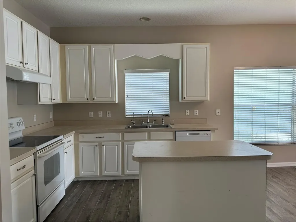 5996 Milford Haven Place Orlando FL 32829