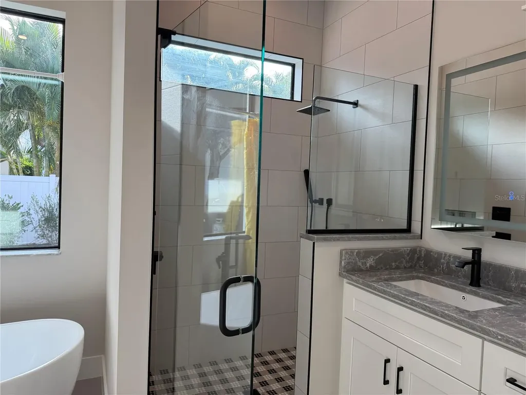 2443 Wood Street Sarasota FL 34237