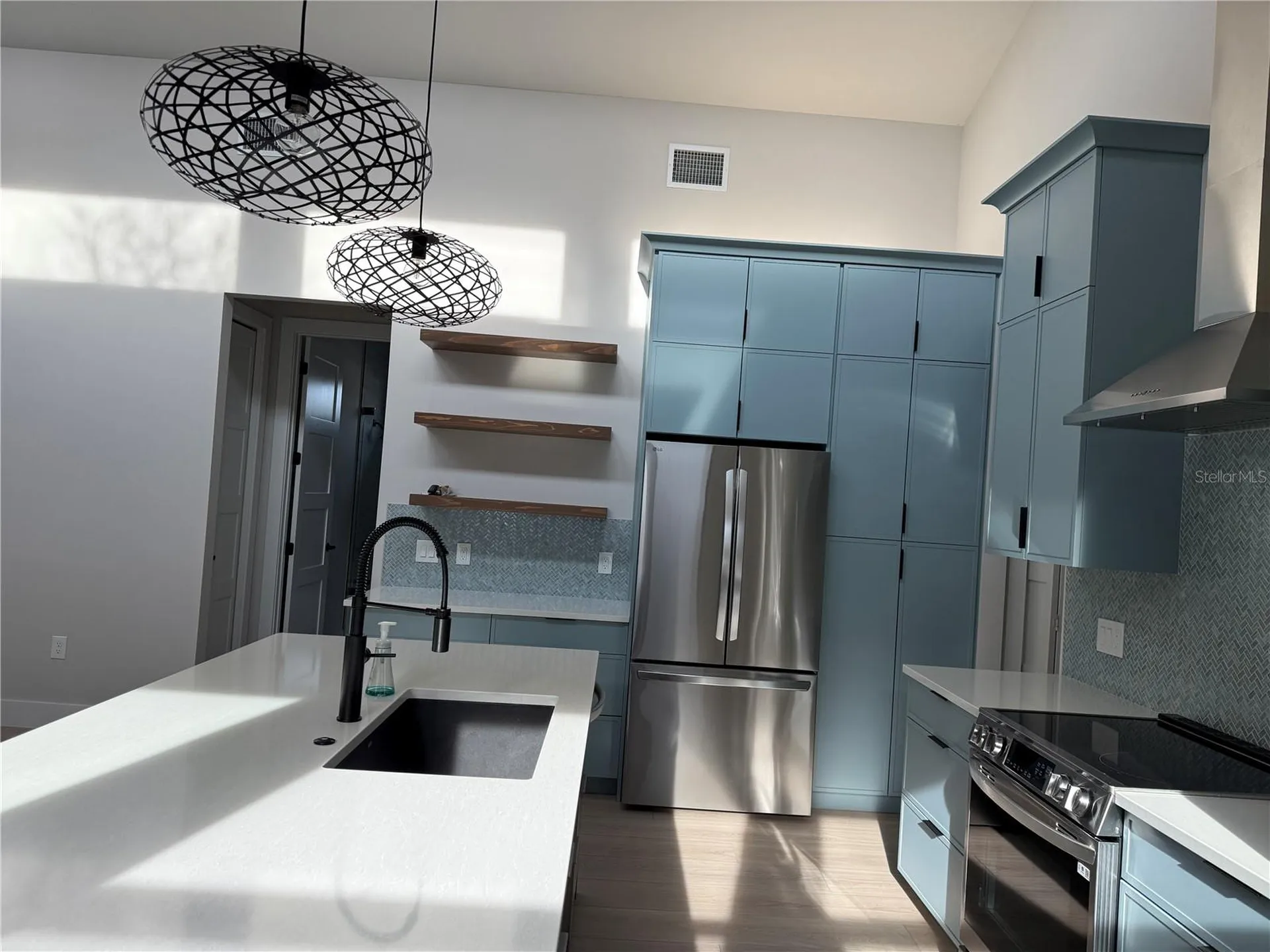 2443 Wood Street Sarasota FL 34237