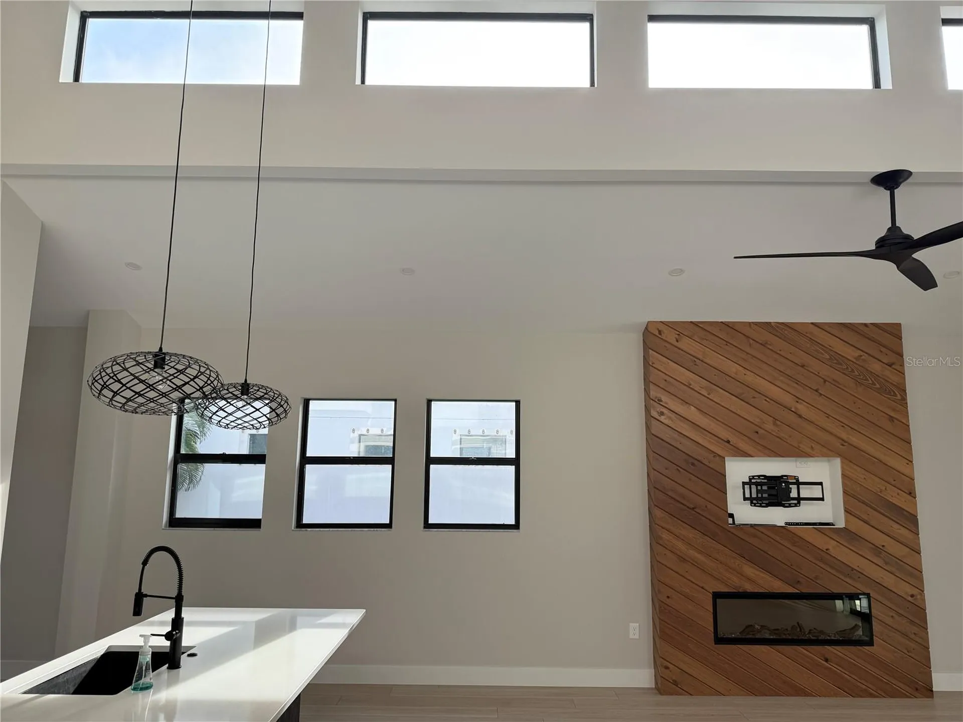 2443 Wood Street Sarasota FL 34237