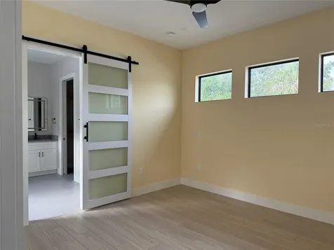 2443 Wood Street Sarasota FL 34237