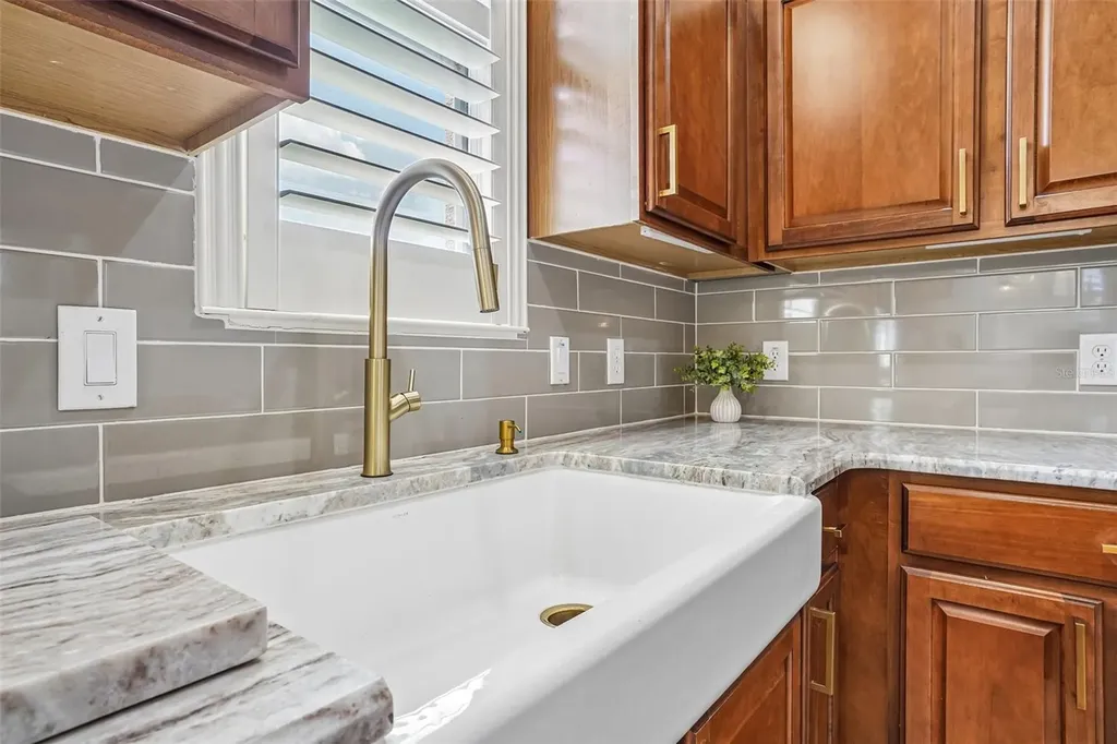 10199 Mainsail Drive Oxford FL 34484