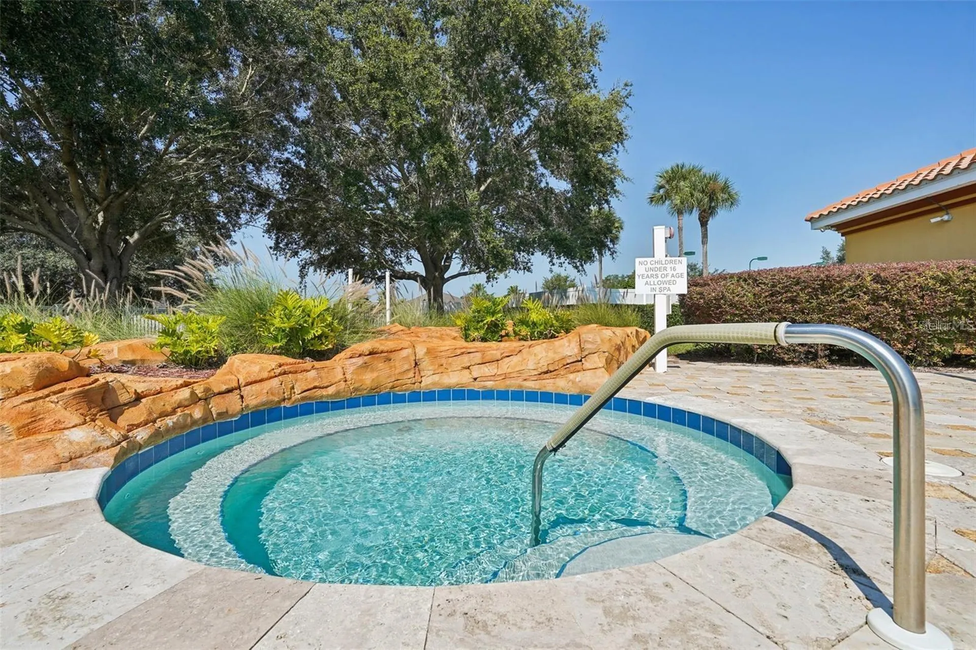 10199 Mainsail Drive Oxford FL 34484