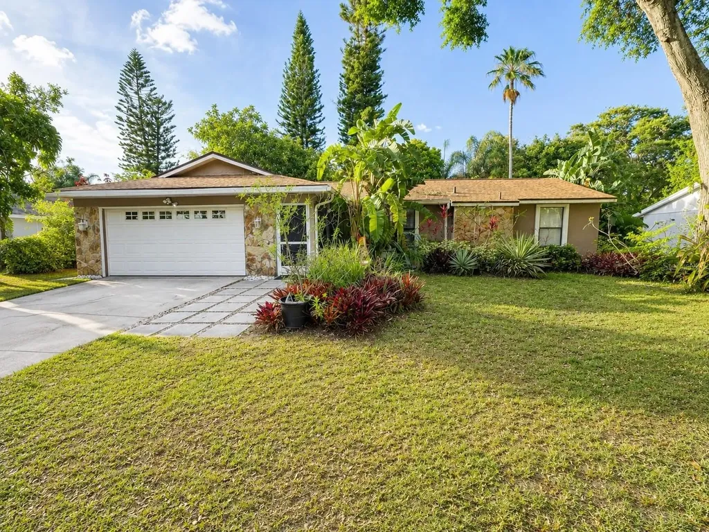 1671 Castlewood Lane Palm Harbor FL 34683