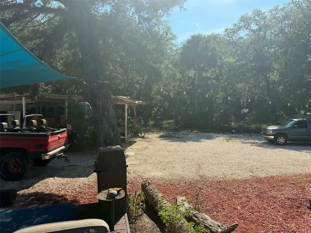 186 Gladys Avenue Inglis FL 34449