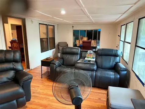 186 Gladys Avenue Inglis FL 34449