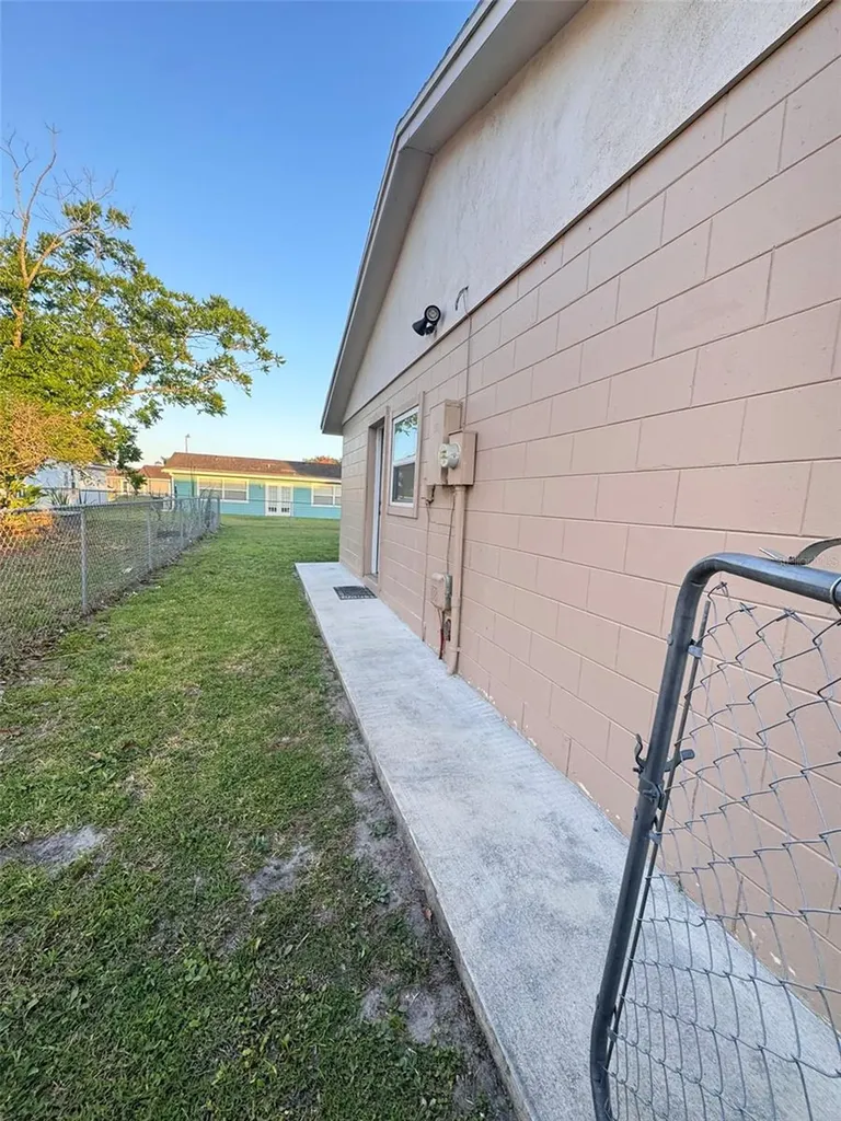 188 Fiesta Drive Kissimmee FL 34743