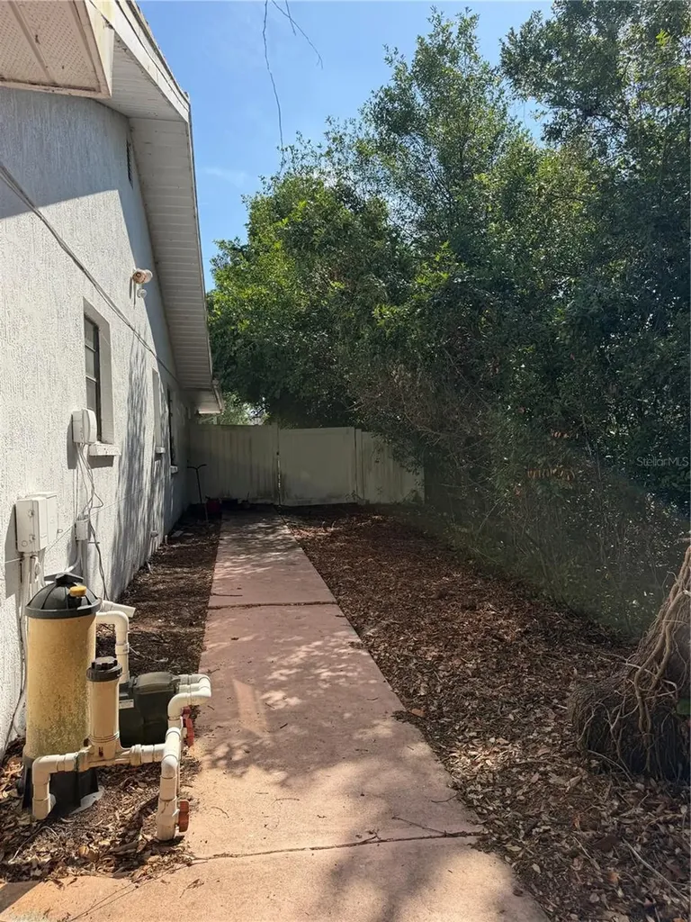 348 Hampshire Avenue Spring Hill FL 34606