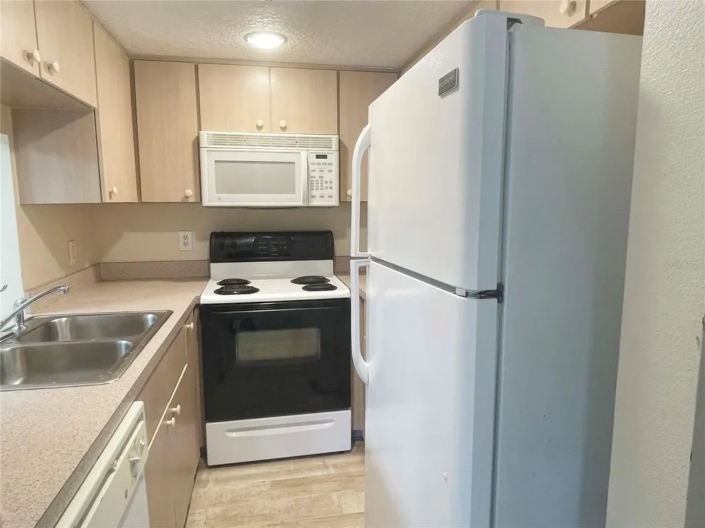 1122 S Pine Ridge Circle Sanford FL 32773