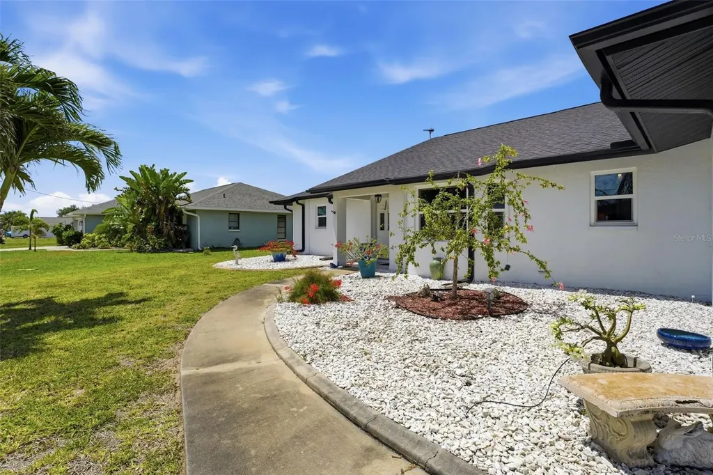 256 Mark Twain Lane Rotonda West FL 33947
