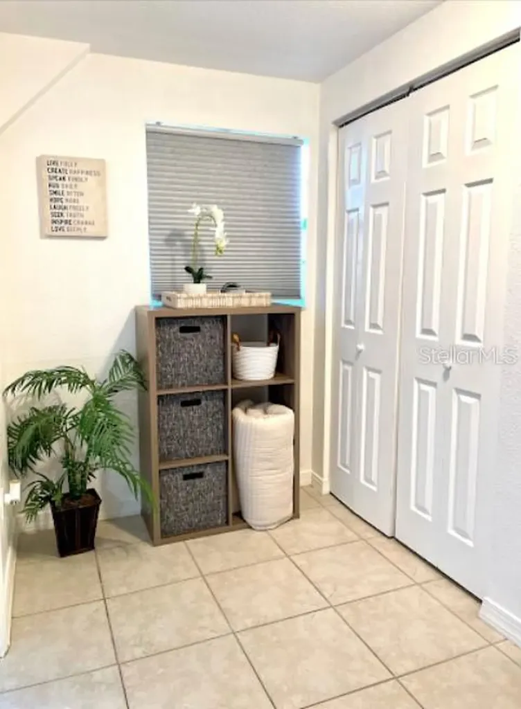 2575 S Himes Avenue Tampa FL 33629