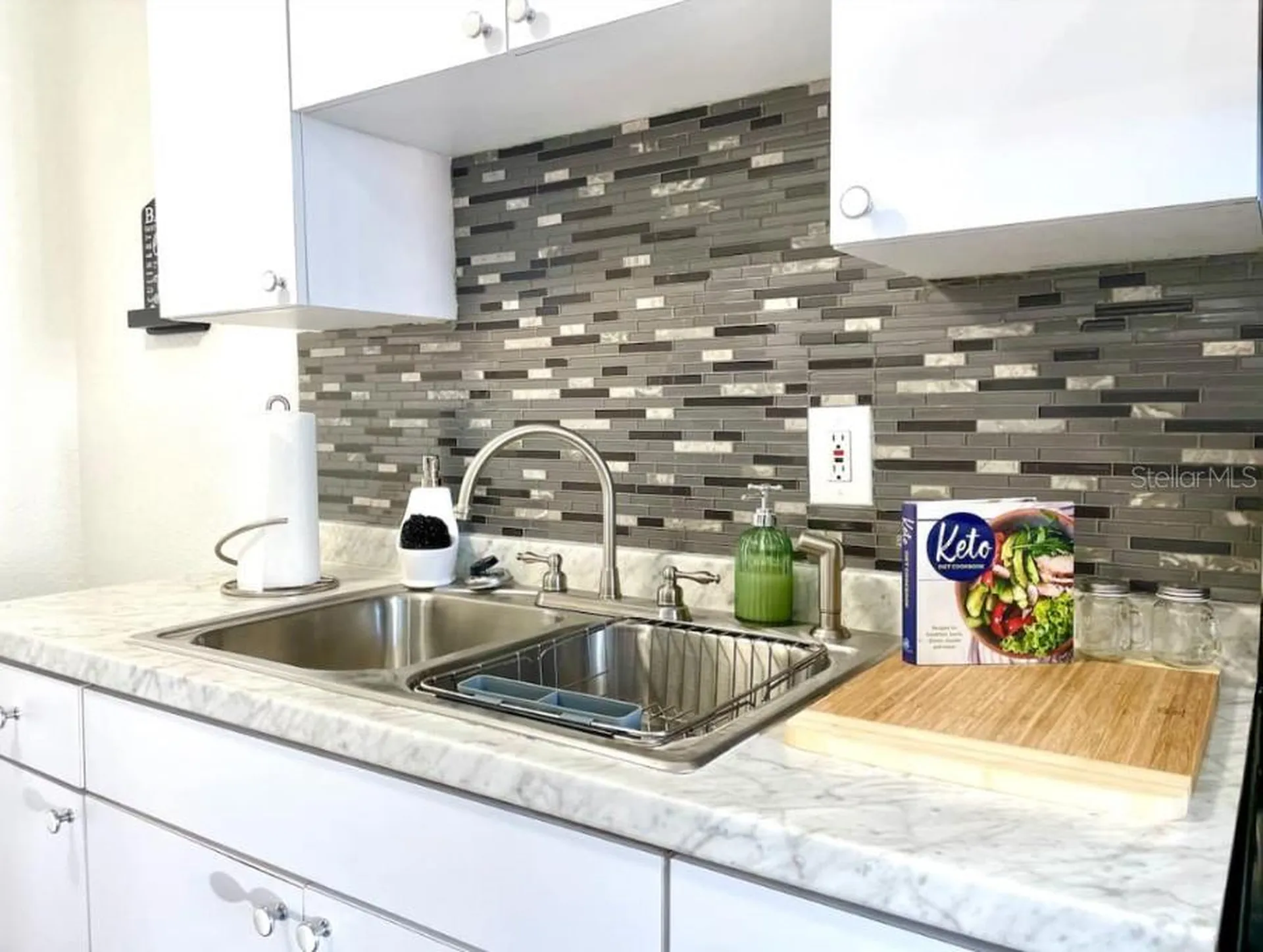 2575 S Himes Avenue Tampa FL 33629
