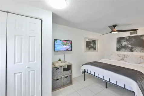 2575 S Himes Avenue Tampa FL 33629