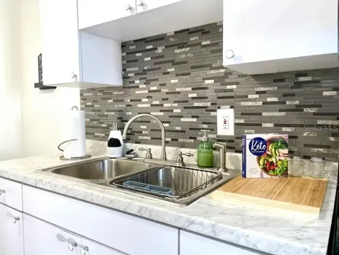 2575 S Himes Avenue Tampa FL 33629