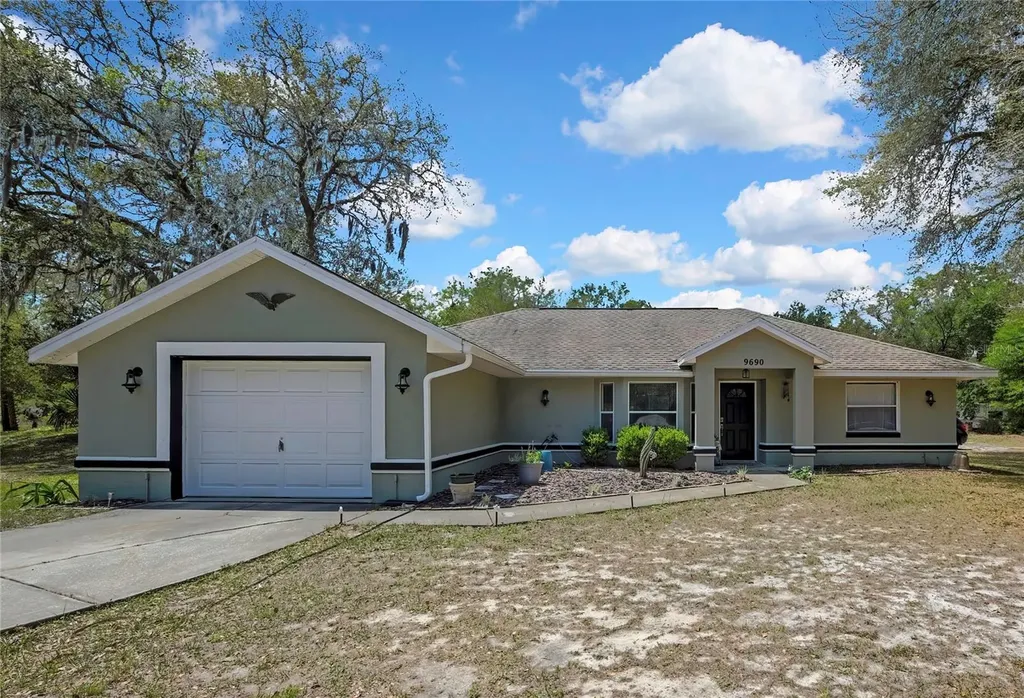 9690 N Alder Avenue Crystal River FL 34428