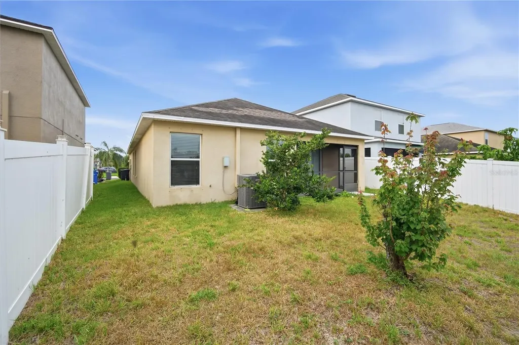 1827 Harbour Blue Street Ruskin FL 33570
