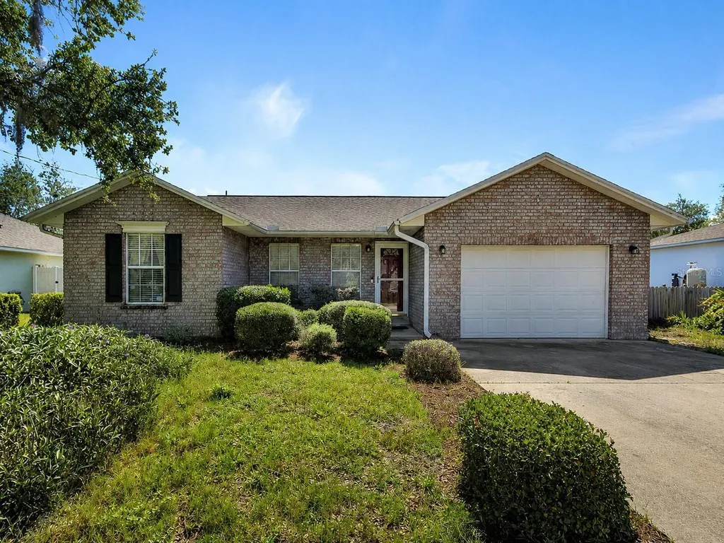 1141 8th Avenue Deland FL 32724