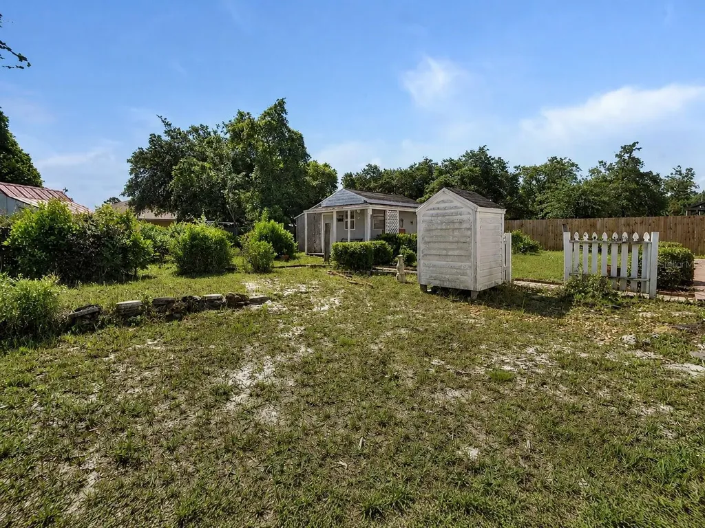 1141 8th Avenue Deland FL 32724