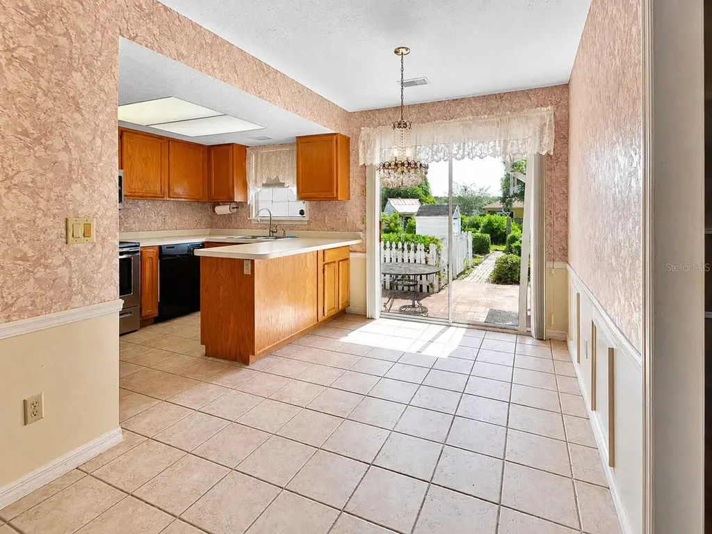 1141 8th Avenue Deland FL 32724