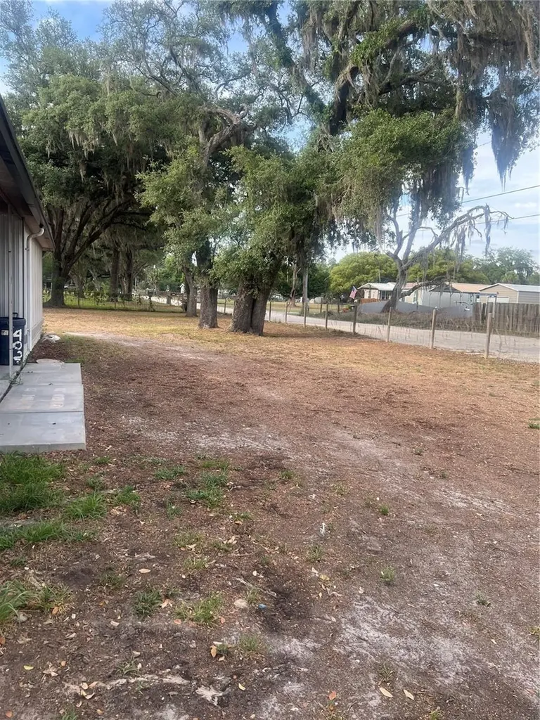 4027 Lowell Lane Zephyrhills FL 33541