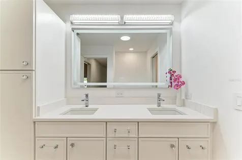 6688 Schooner Bay Circle Sarasota FL 34231
