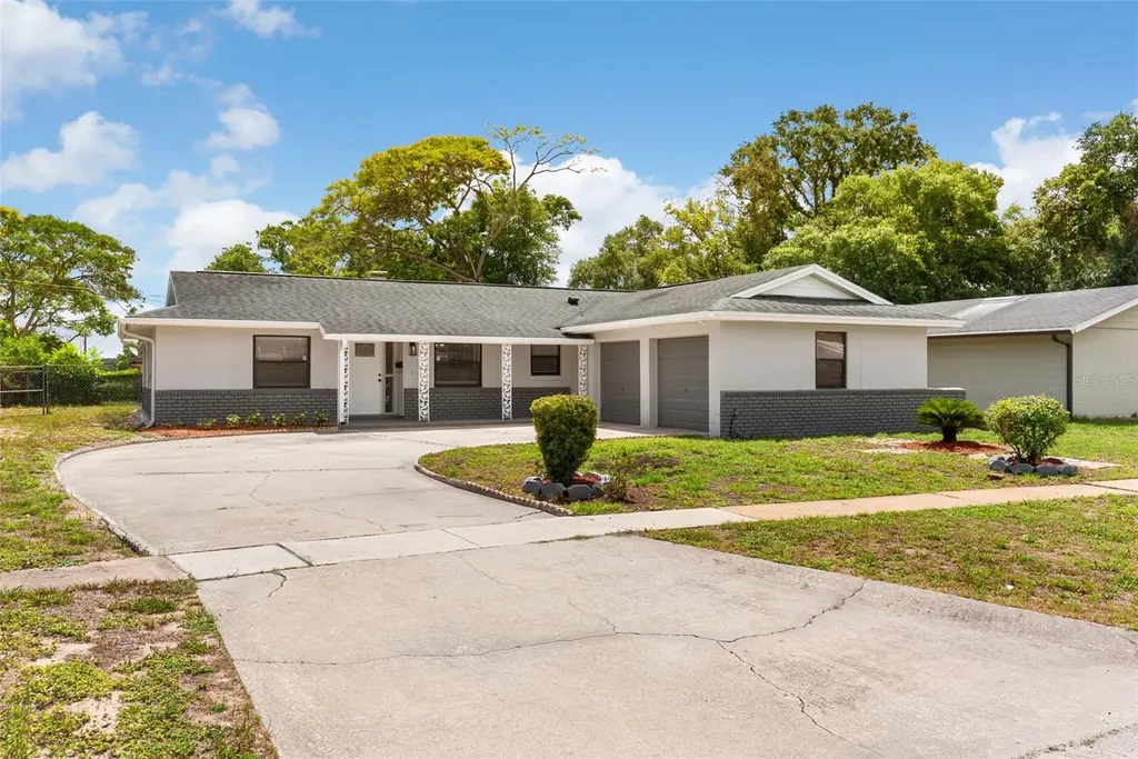 2233 Wolf Road Orlando FL 32808