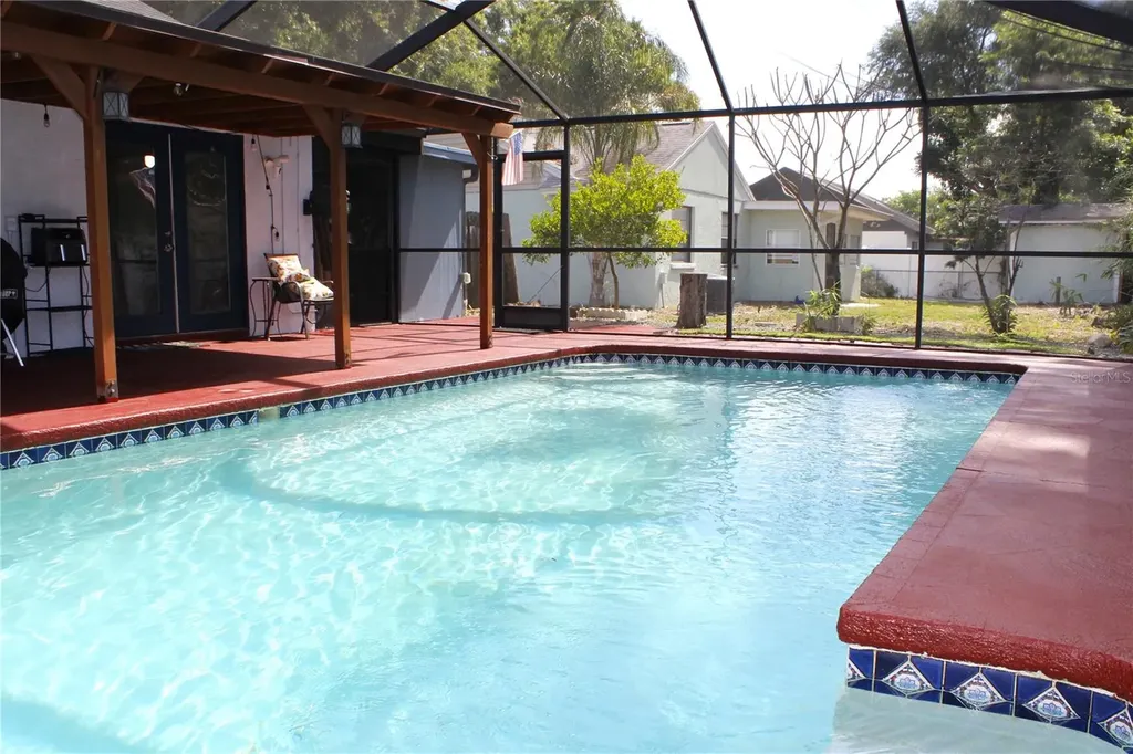 851 Sunridge Point Drive Seffner FL 33584