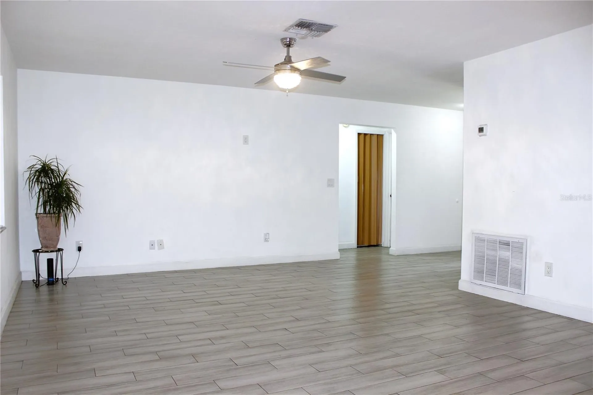 851 Sunridge Point Drive Seffner FL 33584