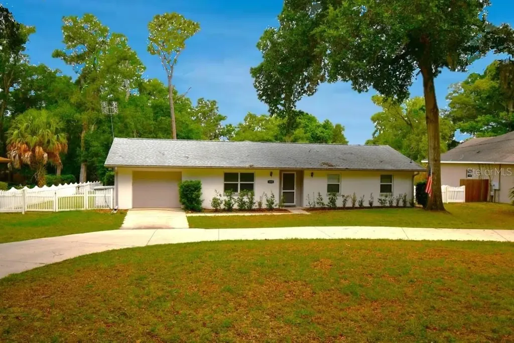 2898 Alameda Del Norte Eustis FL 32726
