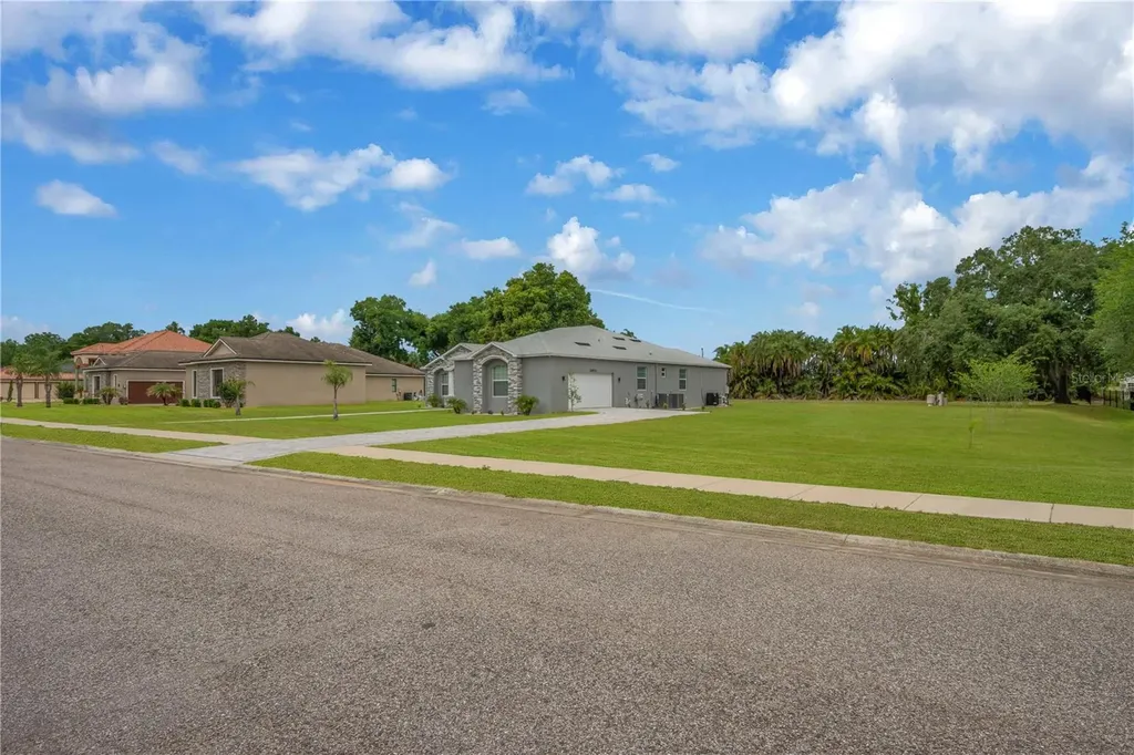 10920 Flint Estates Drive Thonotosassa FL 33592