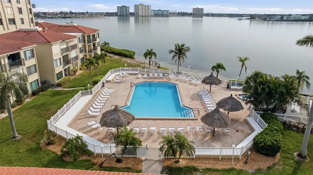 6322 Palma Del Mar Boulevard S St Petersburg FL 33715