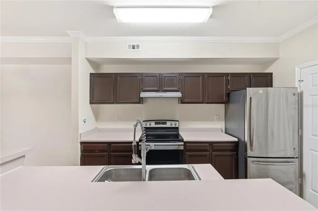 5618 Pinnacle Heights Circle Tampa FL 33624